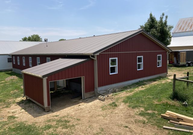 barn building company